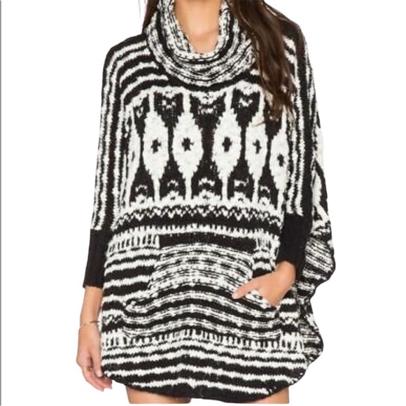 The Limited black white southwestern Aztec poncho knit sweater turtleneck Medium - Picture 3 of 9